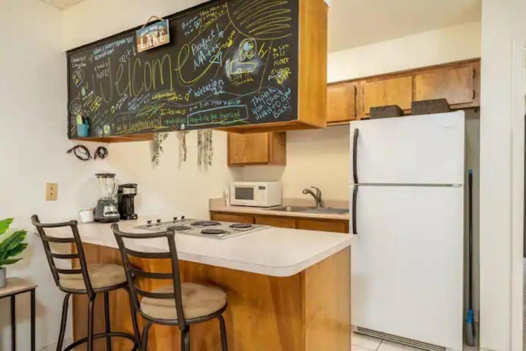 Pool King Lake Suite-Walk To Dt & Lake! Lake Havasu City Exterior foto